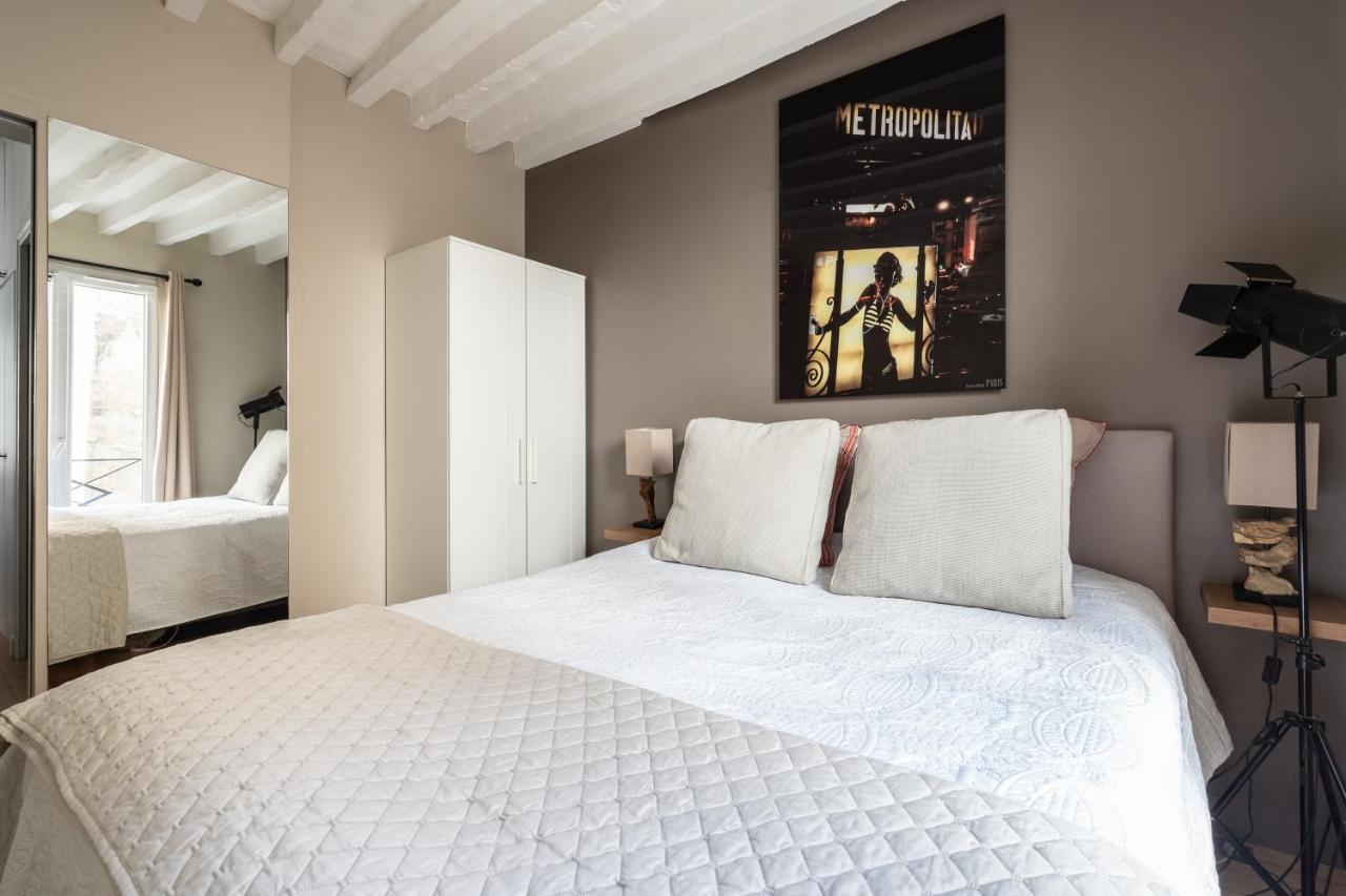 Room In Apartment - Cosy Place In The Hear Of ปารีส ภายนอก รูปภาพ